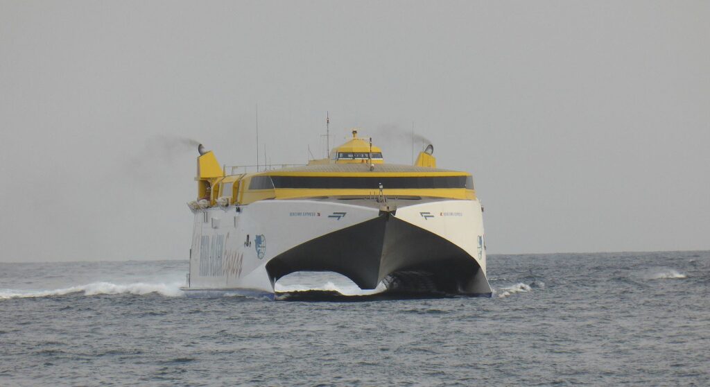 ferries canaries